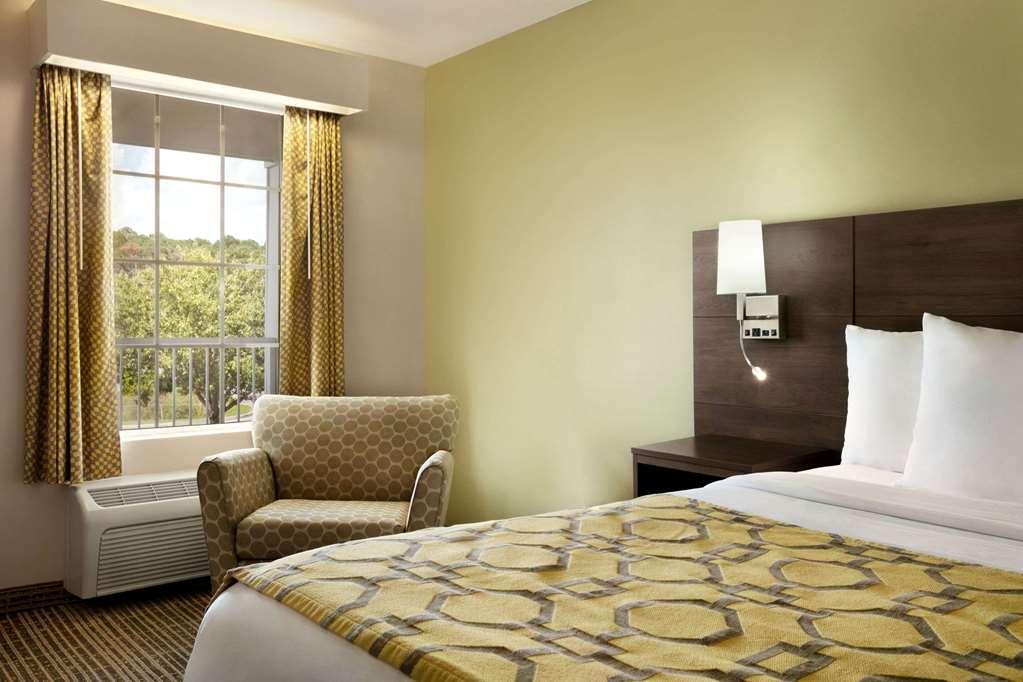 Baymont By Wyndham Kingsland Hotel Ruang foto