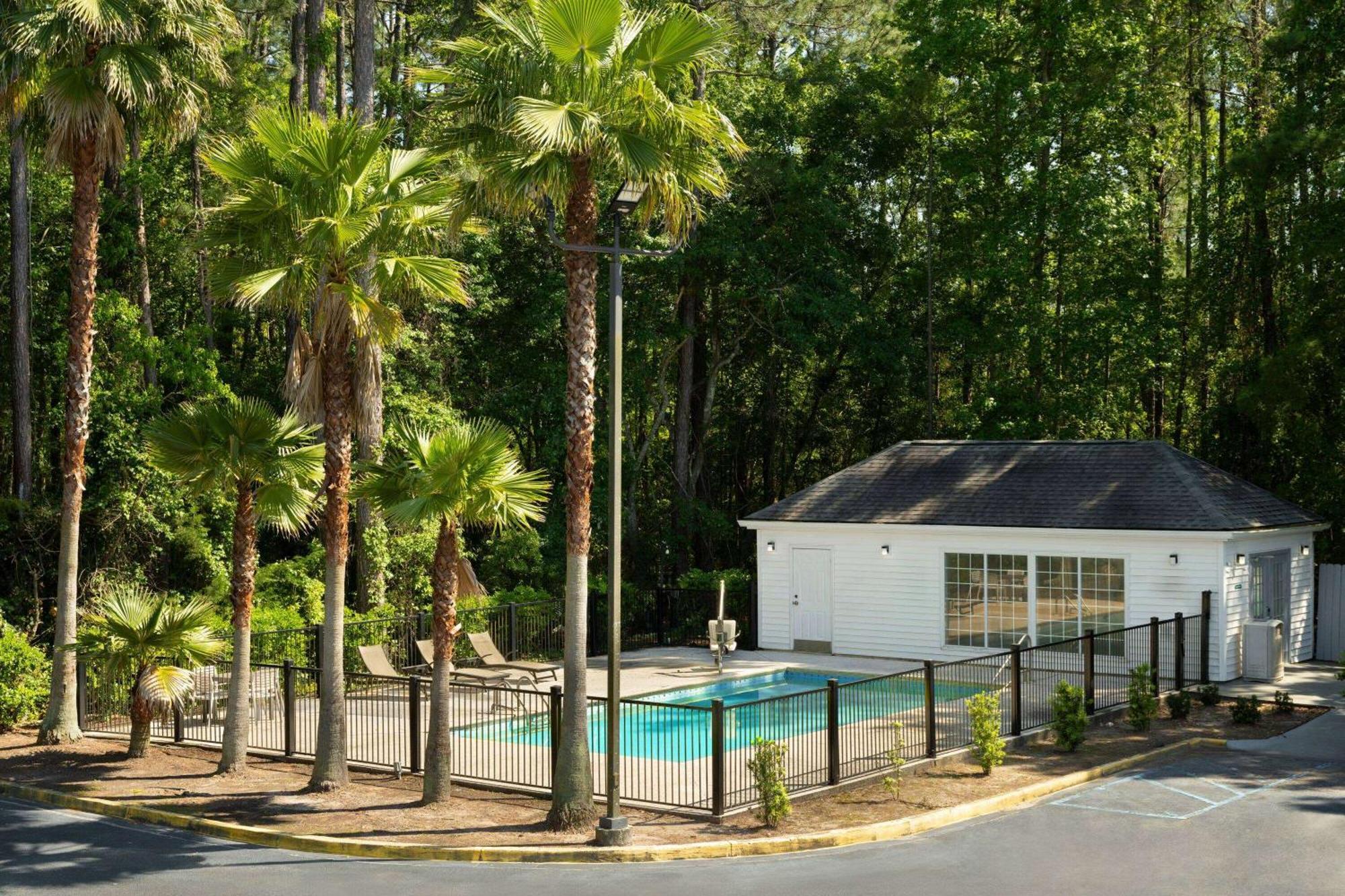 Baymont By Wyndham Kingsland Hotel Bagian luar foto