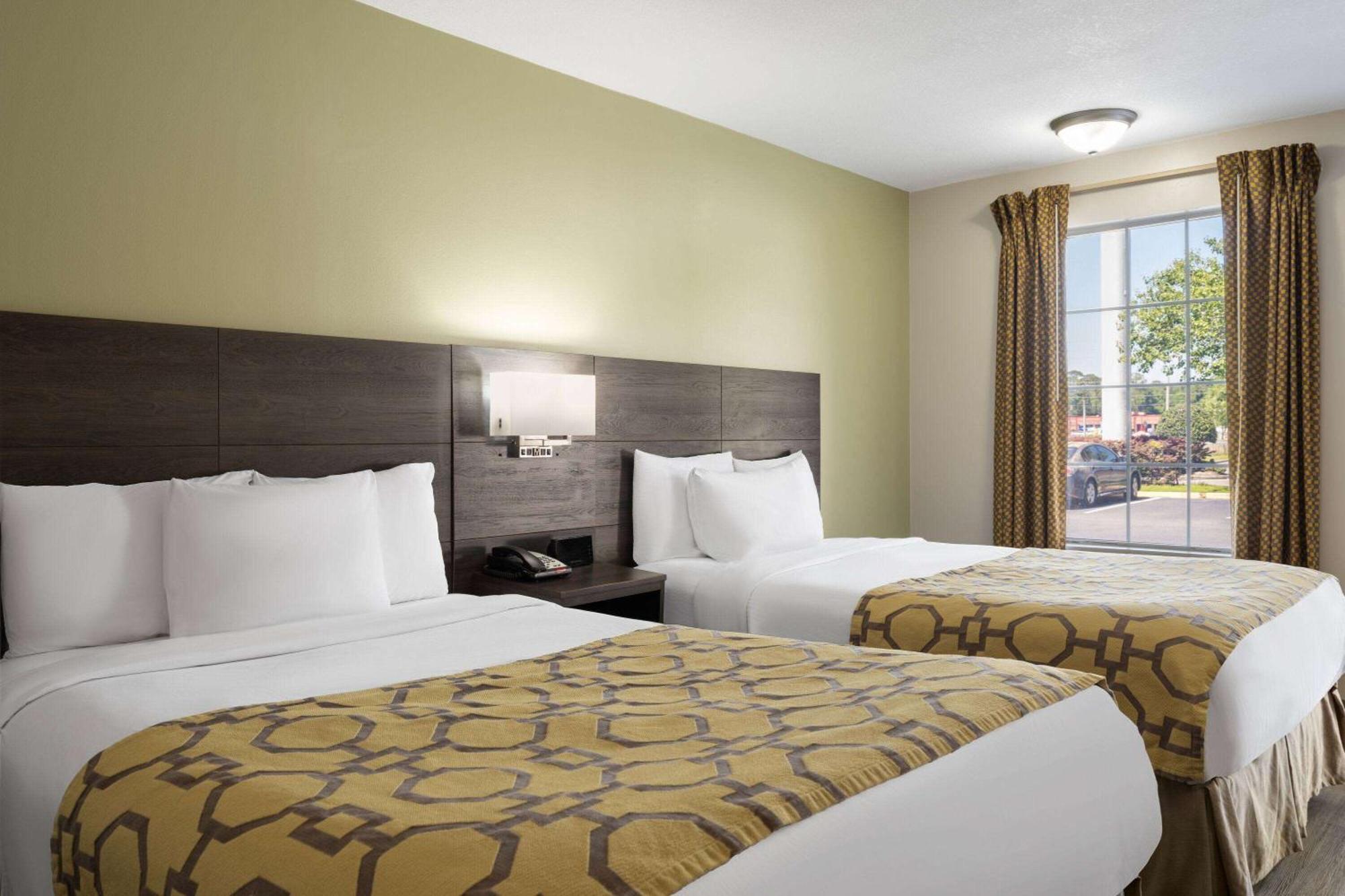 Baymont By Wyndham Kingsland Hotel Bagian luar foto