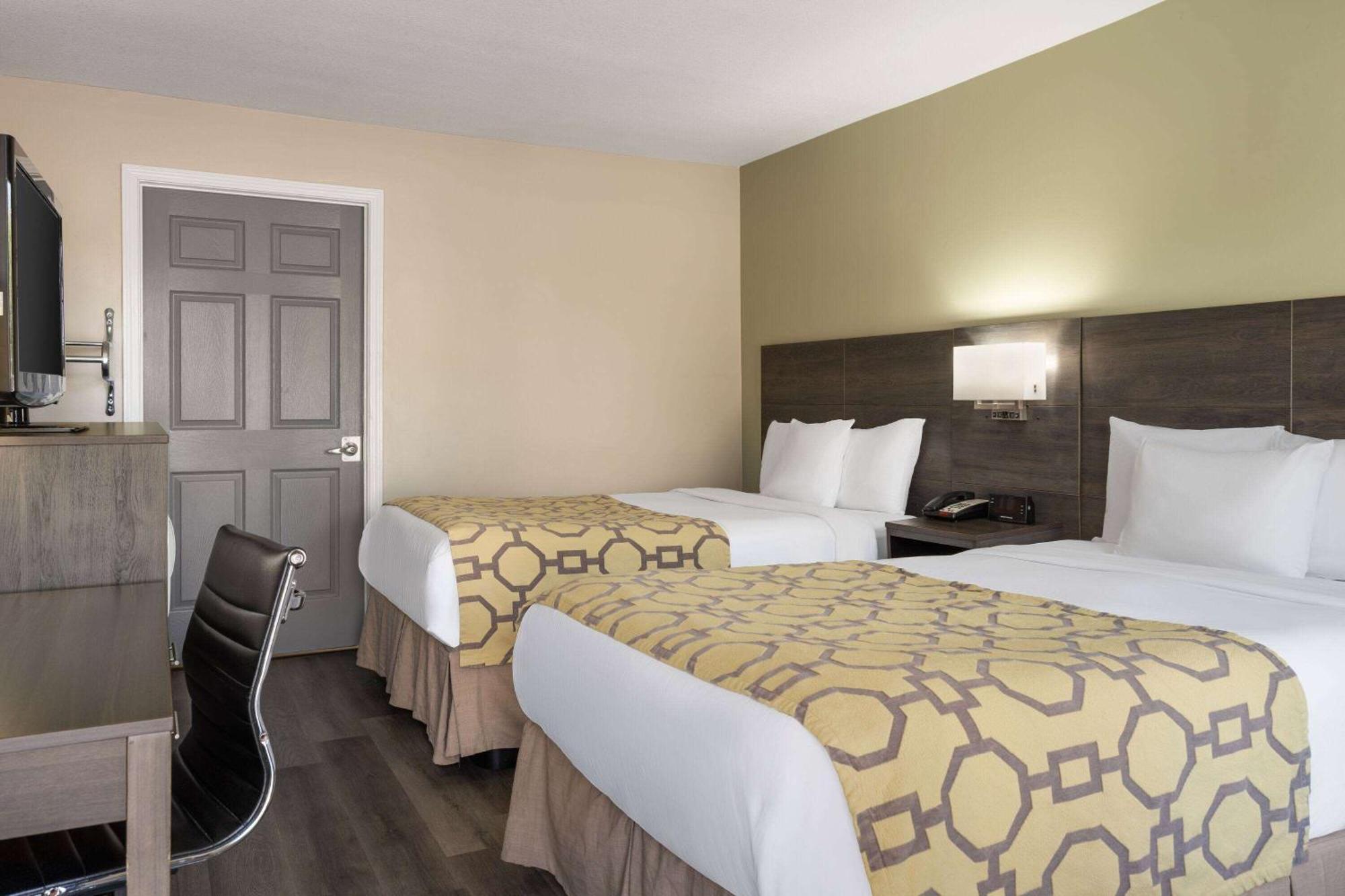 Baymont By Wyndham Kingsland Hotel Bagian luar foto
