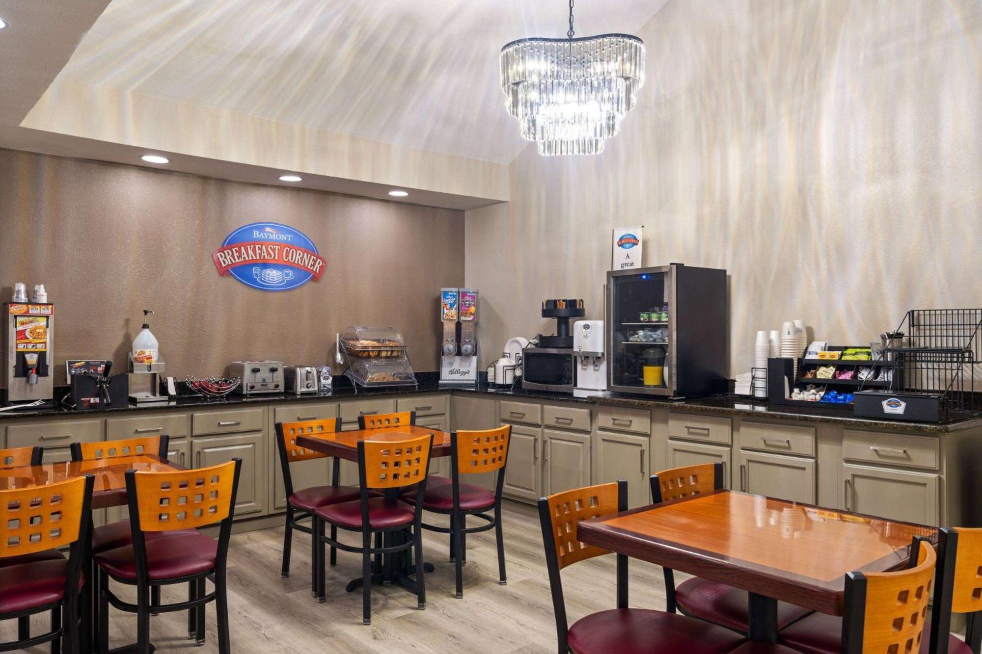 Baymont By Wyndham Kingsland Hotel Bagian luar foto